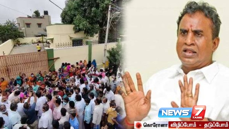 முன்னாள் அமைச்சர் வேலுமணிக்கு சொந்தமான இடங்களில் ரெய்டு