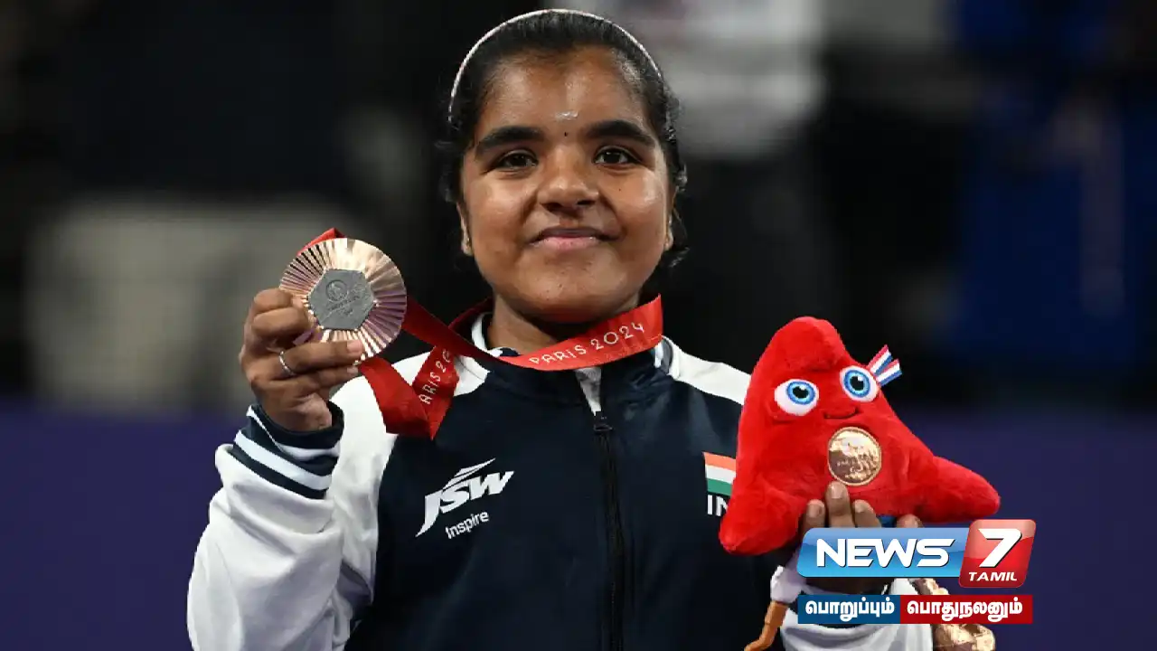 #Paralympics2024 | #NithyaSreSivan wins bronze in Badminton tournament for Tamil Nadu champions!