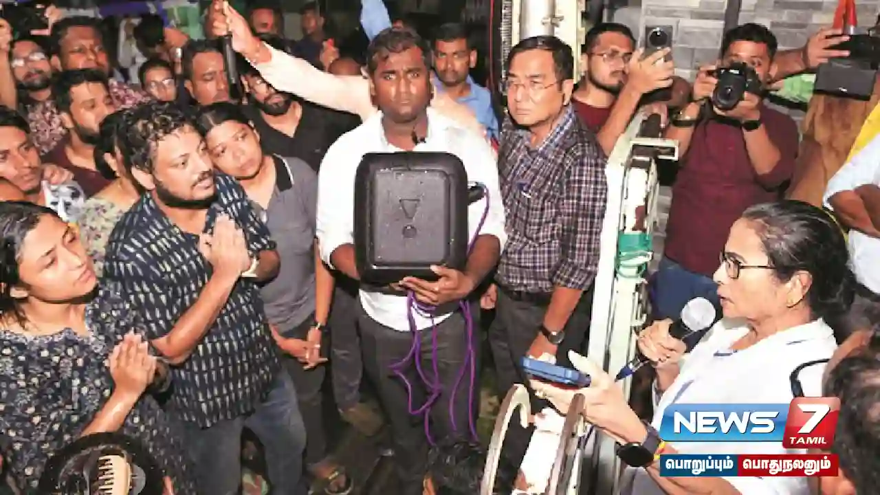 “3 out of 5 demands accepted... Kolkata Police Commissioner sacked” - West Bengal Govt takes action in #KolkataDoctorMurderCase!