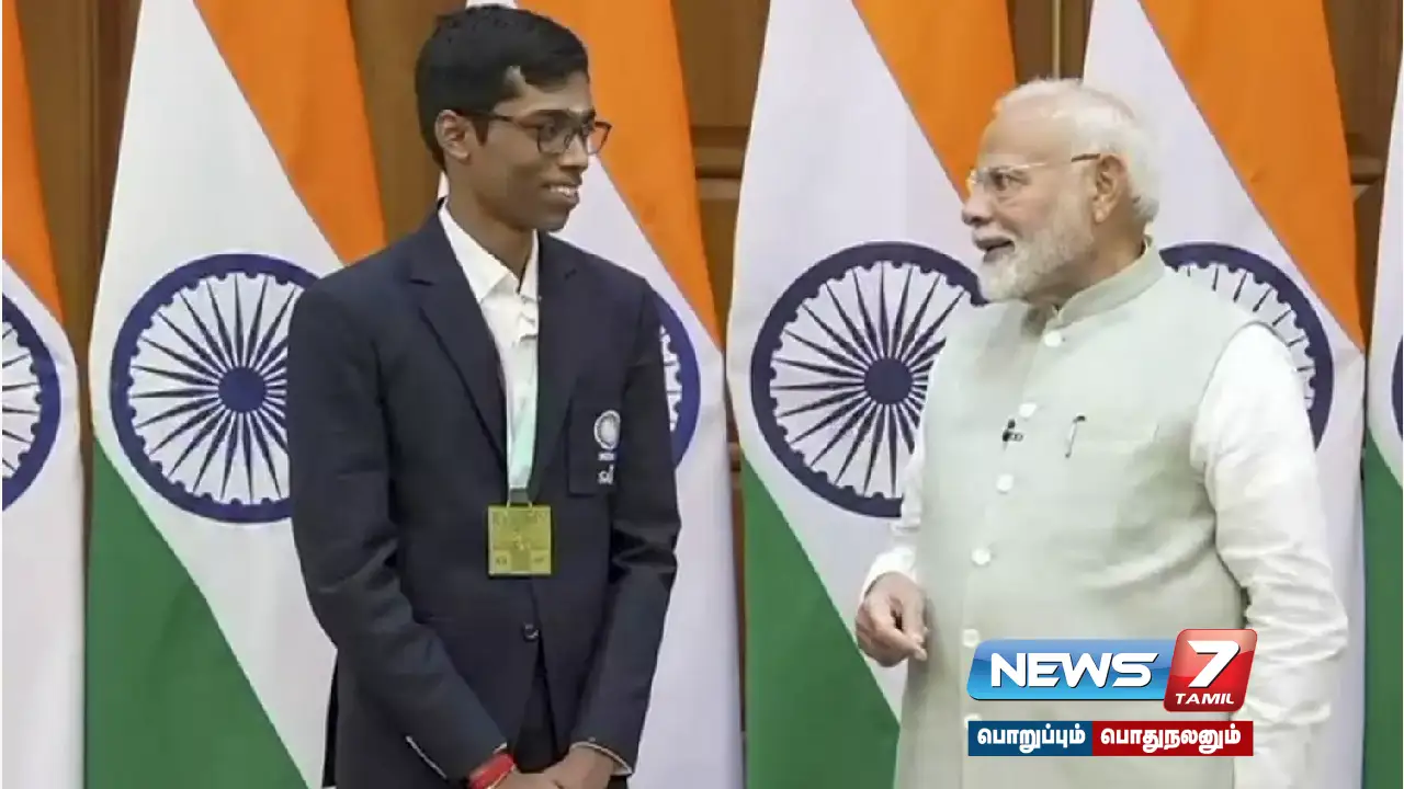 Chess Olympiad: Gold winner, #PMModi congratulates players in person!