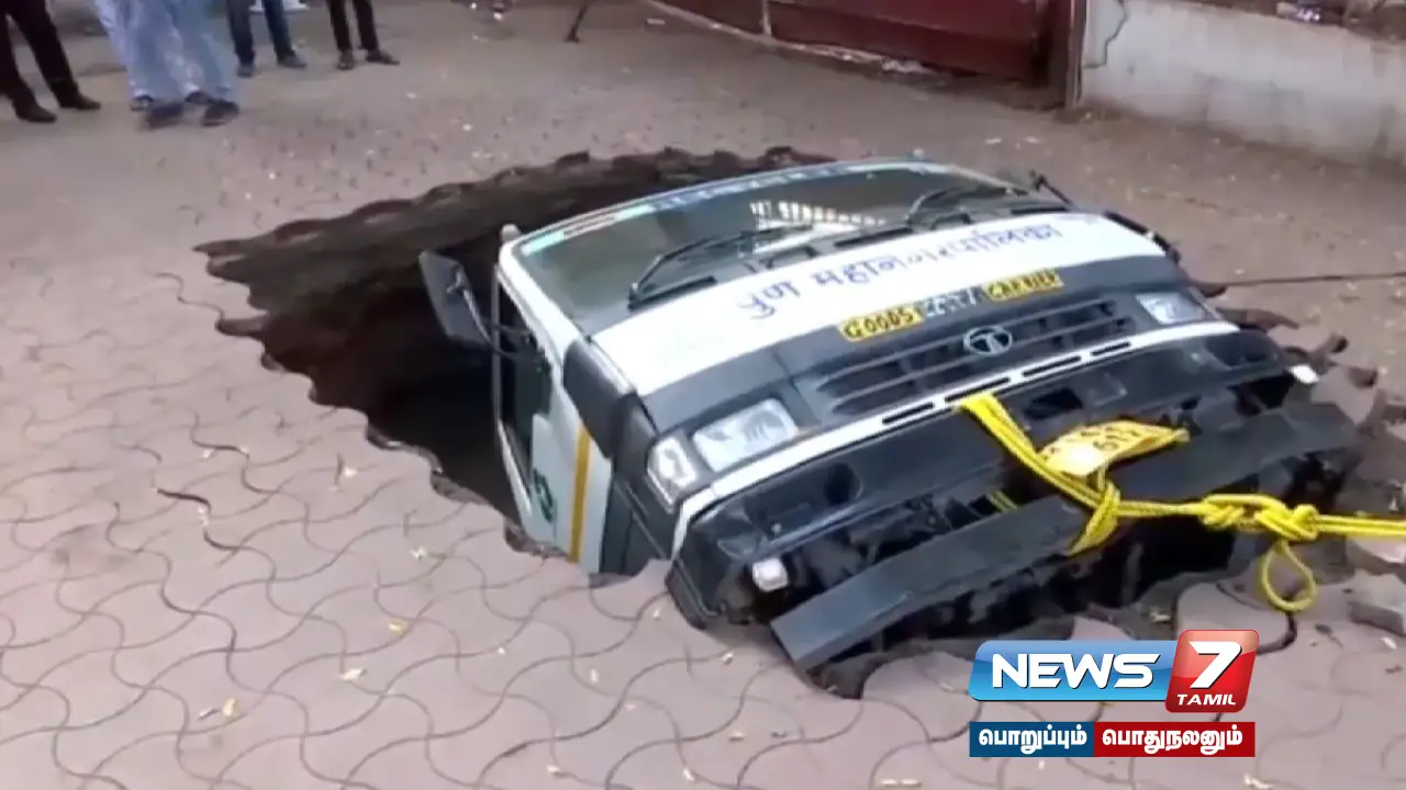 #Pune - Tanker lorry that overturned in a ditch in an instant... Driver survived!