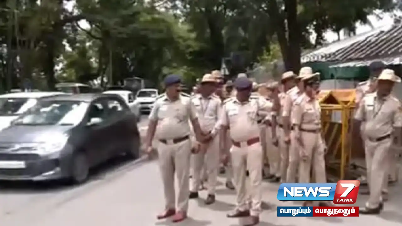 #MUDA case allowed by Karnataka High Court - Guards gather in front of Siddaramaiah's house!