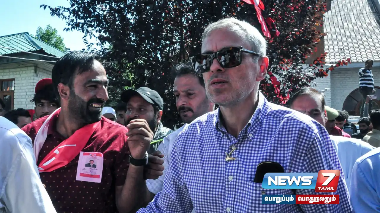 #JammuKashmir : #JKNC candidate Umar Abdullah leading in both contested constituencies!