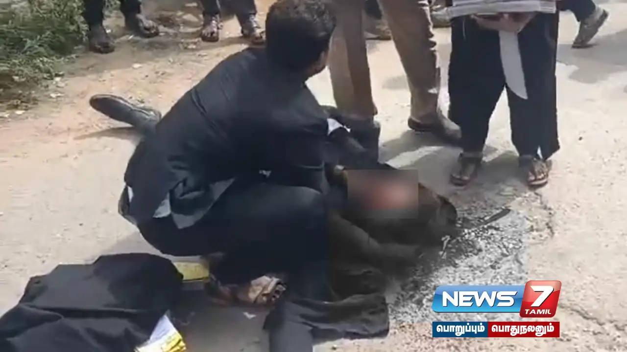 ஓசூரில் அதிர்ச்சி | பட்டப்பகலில் நீதிமன்ற வளாகத்திலேயே வழக்கறிஞருக்கு அரிவாள் வெட்டு... குற்றவாளி வேறொரு நீதிமன்றத்தில் சரண்!