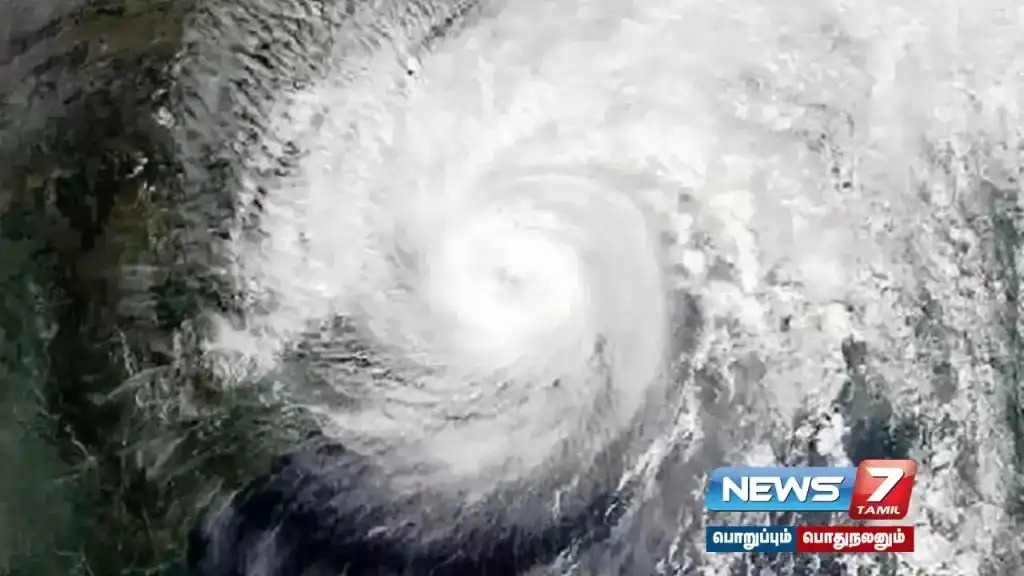 #WeatherUpdate | A new low pressure area is forming in the Bay of Bengal today!