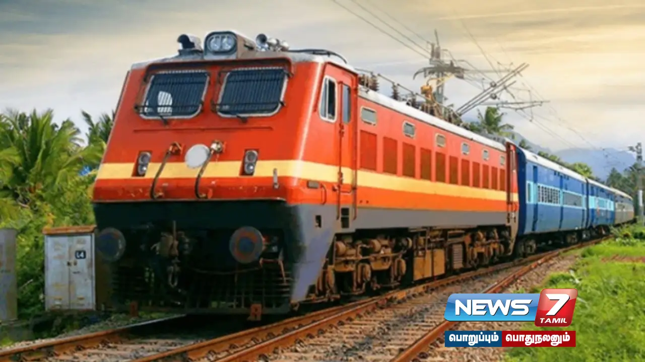 #TrainCancelled | Flood water surrounding the railway bridge... 5 express trains cancelled!